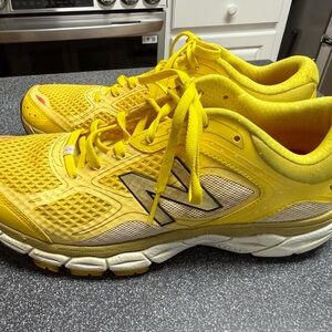 2016 runDisney x New Balance 860v6 "Minnie Mouse as Belle" – Size 10